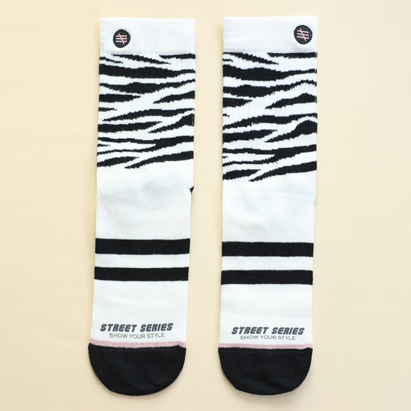 

Guys Zebra Striped Pattern Socks, Black and white
