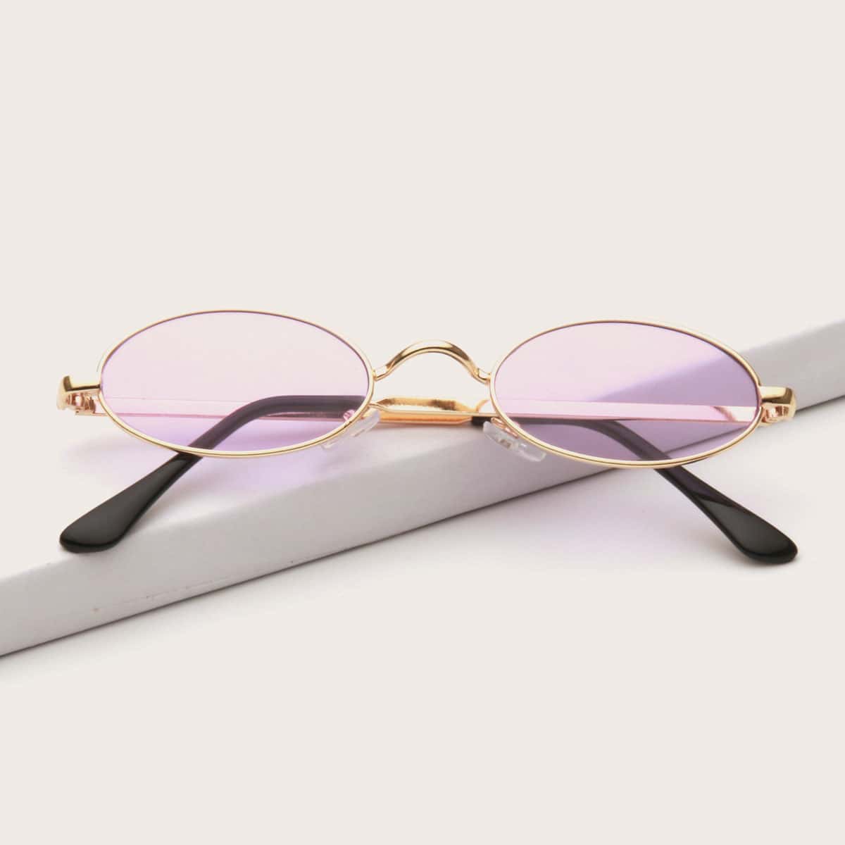 

Oval Frame Sunglasses
