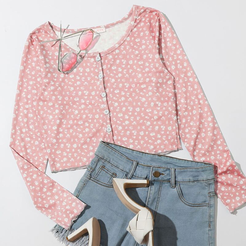 

Button Front Ditsy Floral Crop Tee, Baby pink