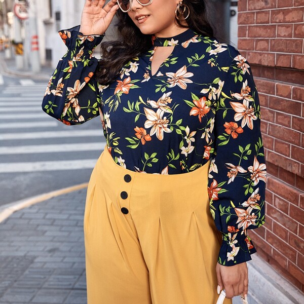 

Plus Keyhole Neck Ruffle Cuff Floral Top, Multicolor