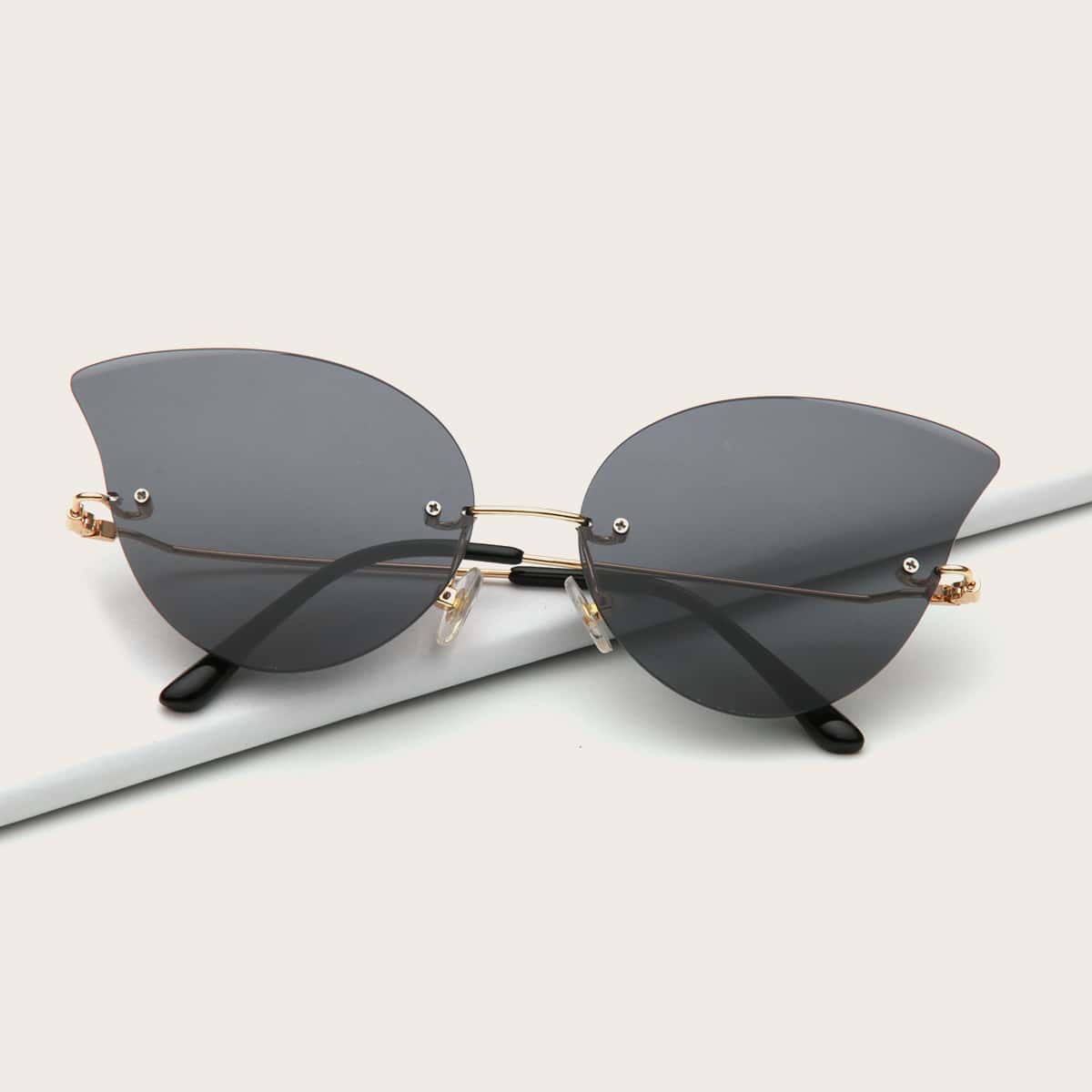 

Guys Rimless Sunglasses With Case, Grey