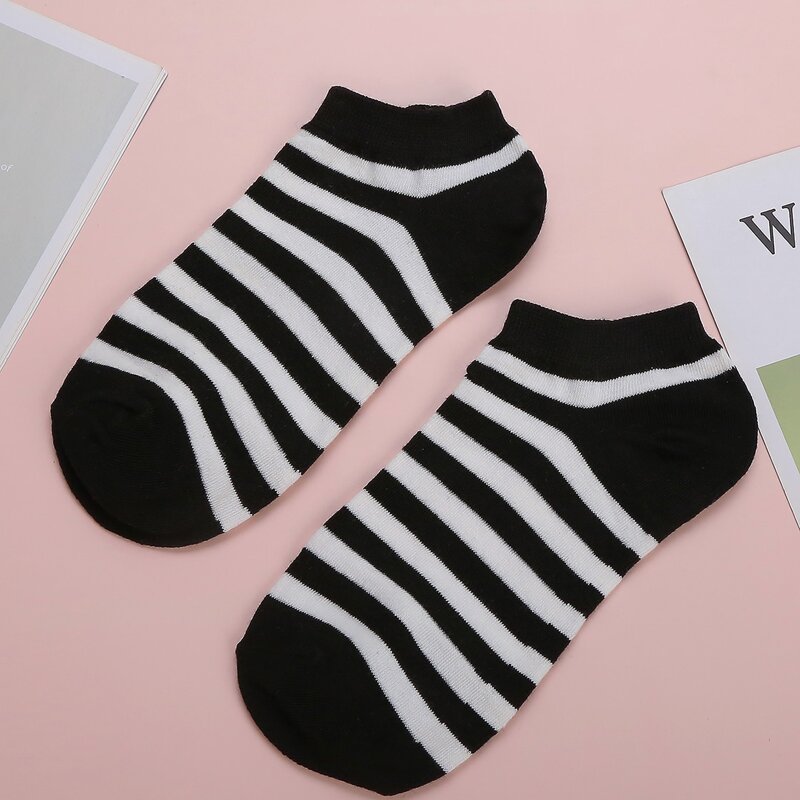 

5pairs Striped Socks, Black and white
