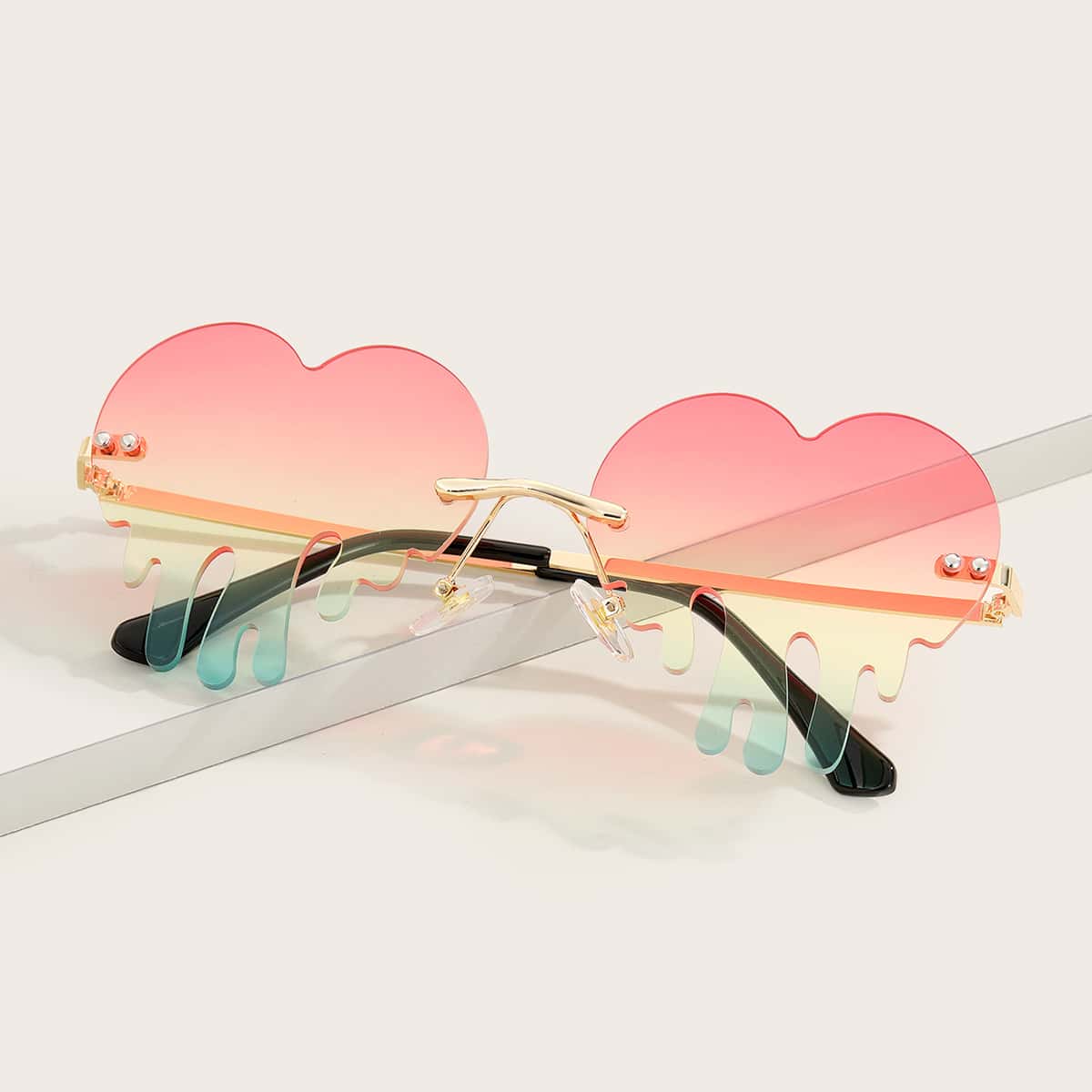 

Heart Design Sunglasses