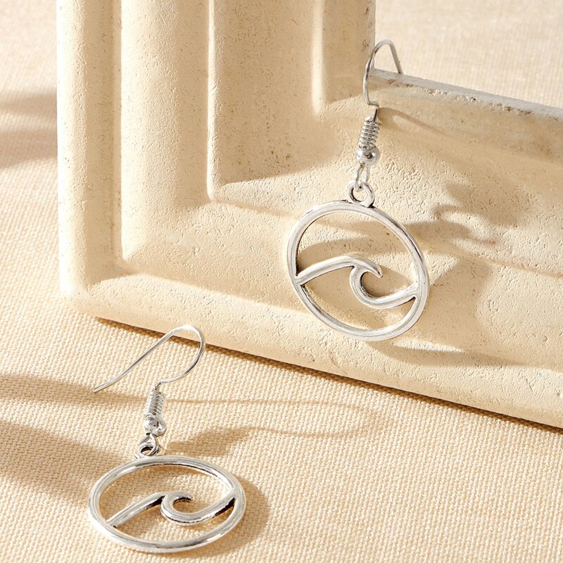 

Wave Drop Earring, Silver