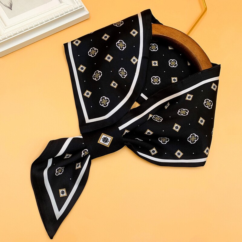 

Geometric Pattern Scarf, Black