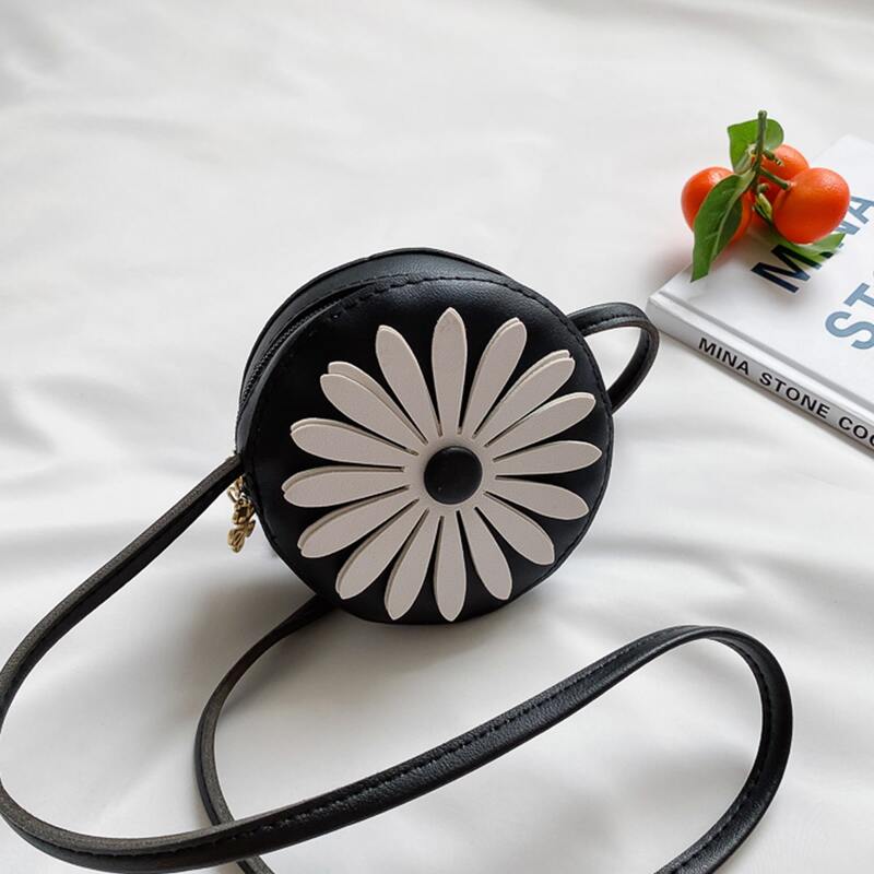 

Daisy Round Crossbody Bag, Black