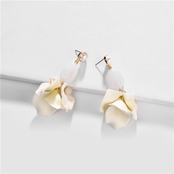

Petal Decor Drop Earrings, White