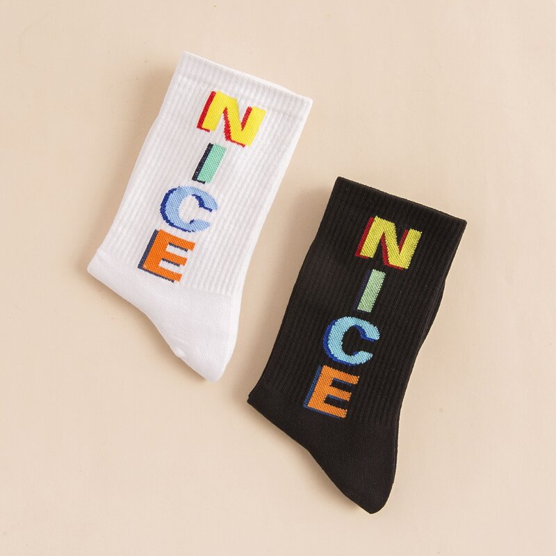 

2pairs Guys Letter Graphic Socks, Multicolor