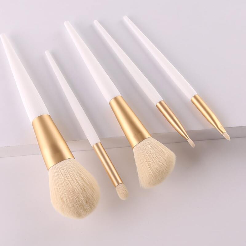 

5pcs Two Tone Soft Makeup Brush, White