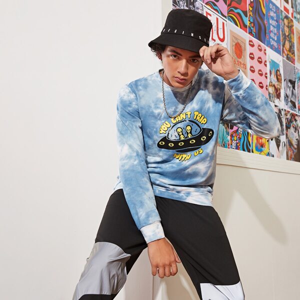 

Men Alien & Tie Dye Print Sweatshirt, Baby blue