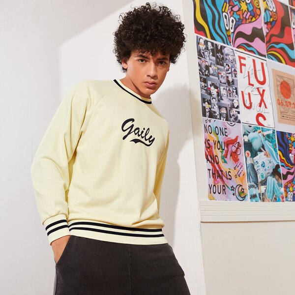 

Men Letter Graphic Striped Trim Sweatshirt, Beige