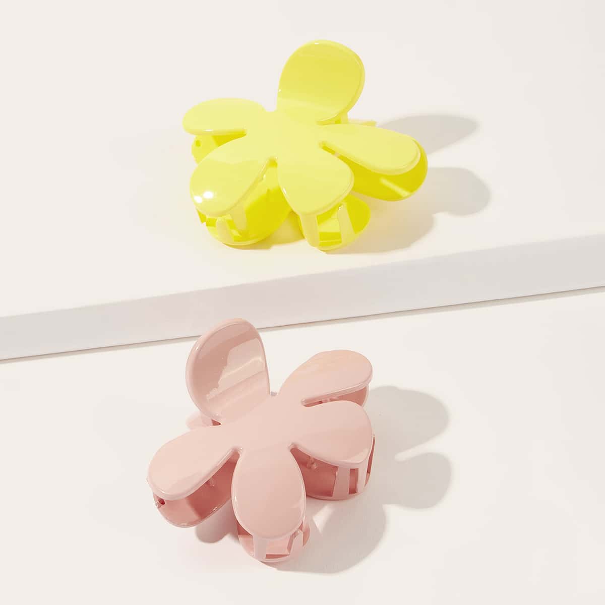 

2pcs Flower Shaped Hair Claw, Multicolor