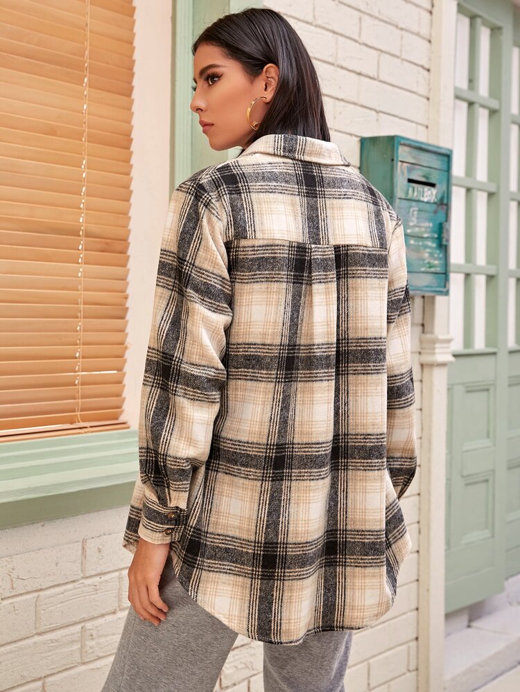 格紋紐扣弧形下擺外套 - 彩色 - 查看 2