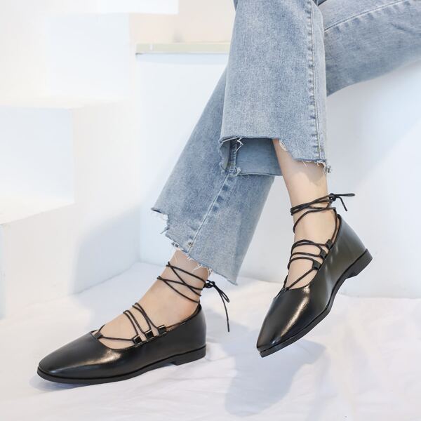 

Tie Leg Flats, Black