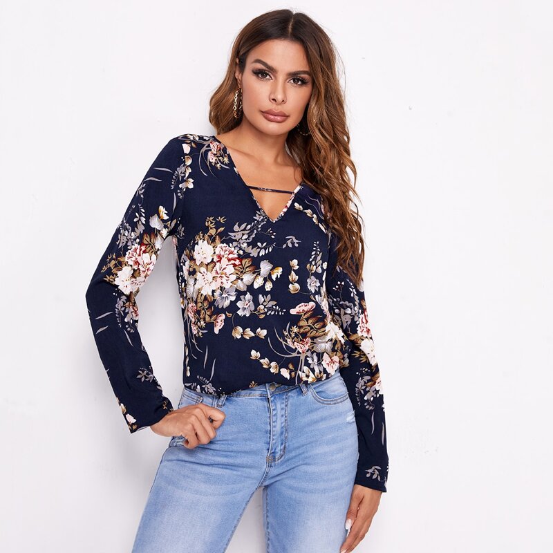 

Floral Print Peekaboo Top, Navy blue