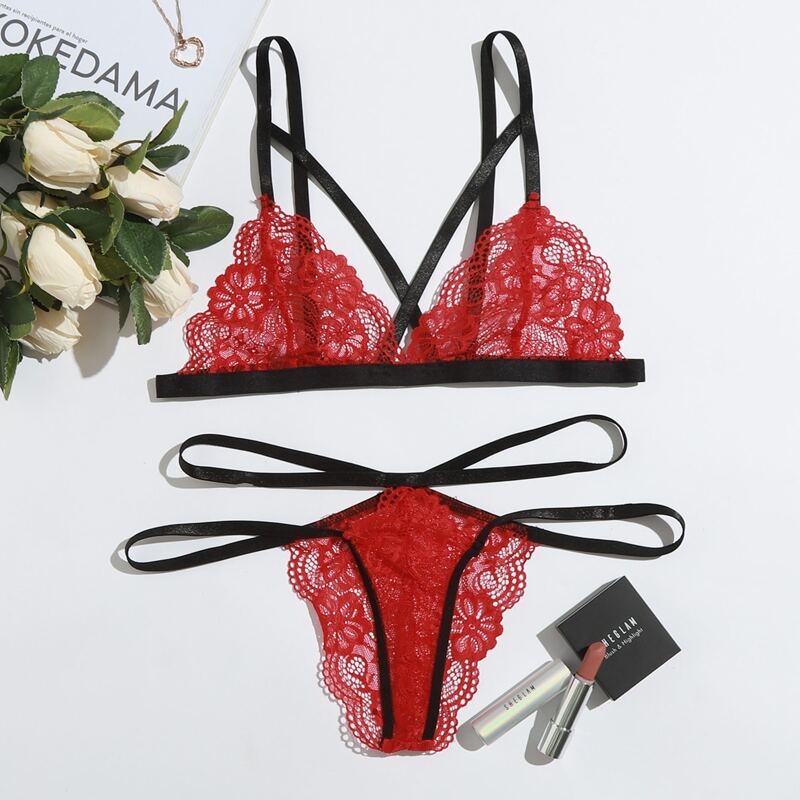 

Scallop Floral Lace Cut-out Lingerie Set, Red