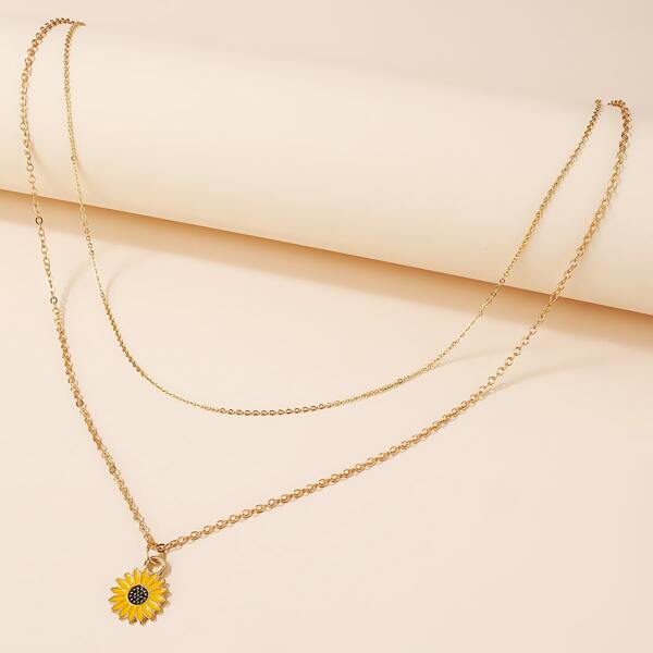 

Daisy Charm Layered Necklace, Gold