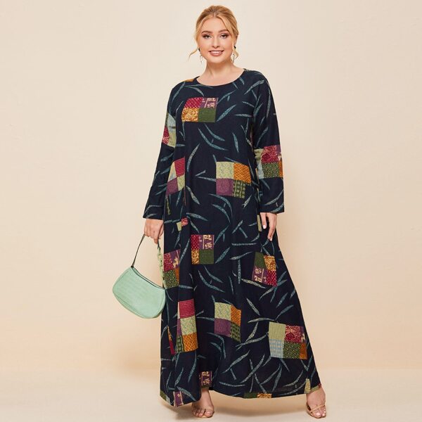 

Plus Dual Pocket Geo Print Dress, Navy blue