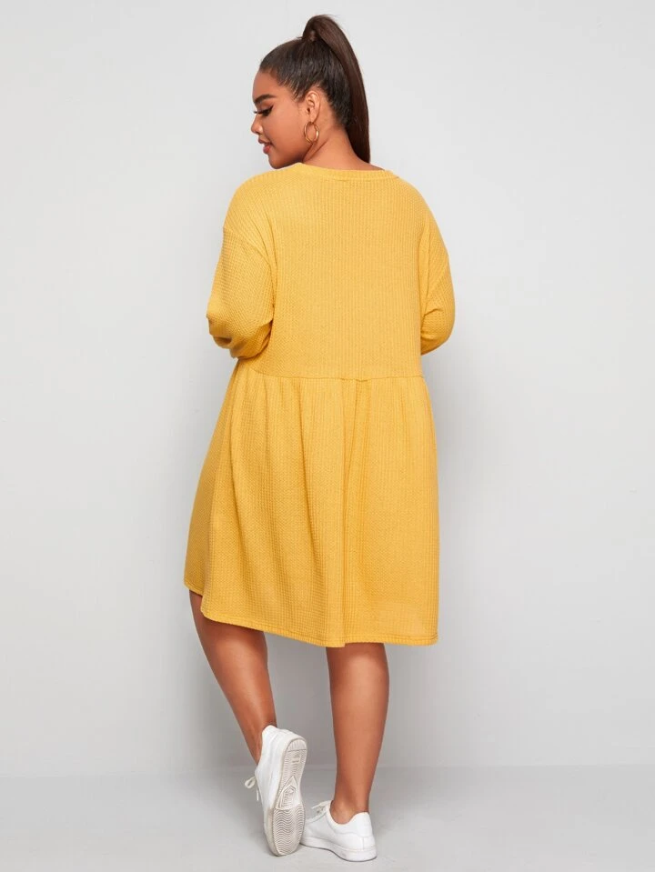 Our Plus Drop Shoulder Waffle Knit Smock Dress is such a vibe - ROMWE