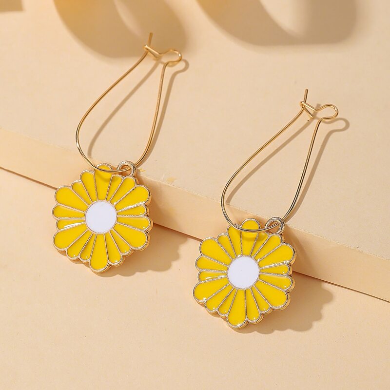 

Daisy Drop Earrings, Multicolor