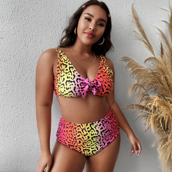 

Plus Allover Print Knot Front Bikini Swimsuit, Multicolor
