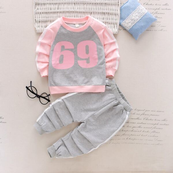 

Toddler Girls Number Print Sweatshirt & Sweatpants, Light grey