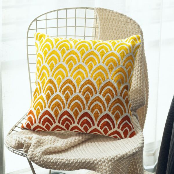 

Graphic Print Cushion Cover Without Filler, Multicolor