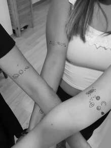 Etiqueta engomada del tatuaje, 2 hojas tatuaje temporal con patrón mixto para mujer, Pegatinas de tatuaje para adultos, planeta realista, para mujeres y niñas - Negro - Ver 7