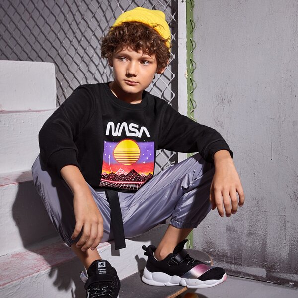 

Boys Letter and Graphic Print Pullover, Black