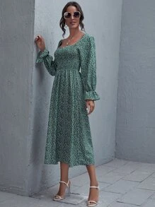 SHEIN Essnce 鐘形袖打褶上身小碎花洋裝