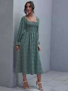 SHEIN Essnce 鐘形袖打褶上身小碎花洋裝