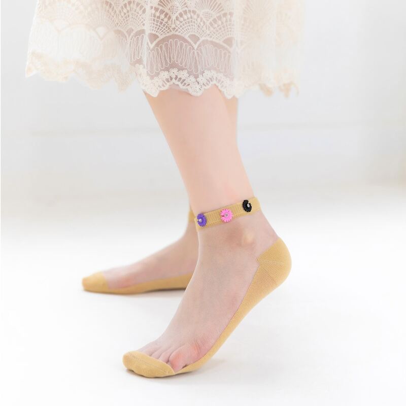

1pair Daisy Decor Mesh Socks, Yellow