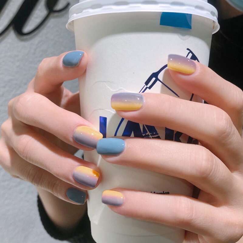 

24pcs Colorblock False Nail & 1sheet Tape, Multicolor