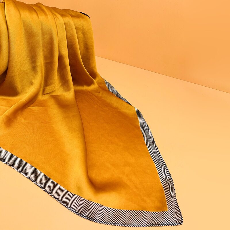 

Striped Trim Bandana, Multicolor