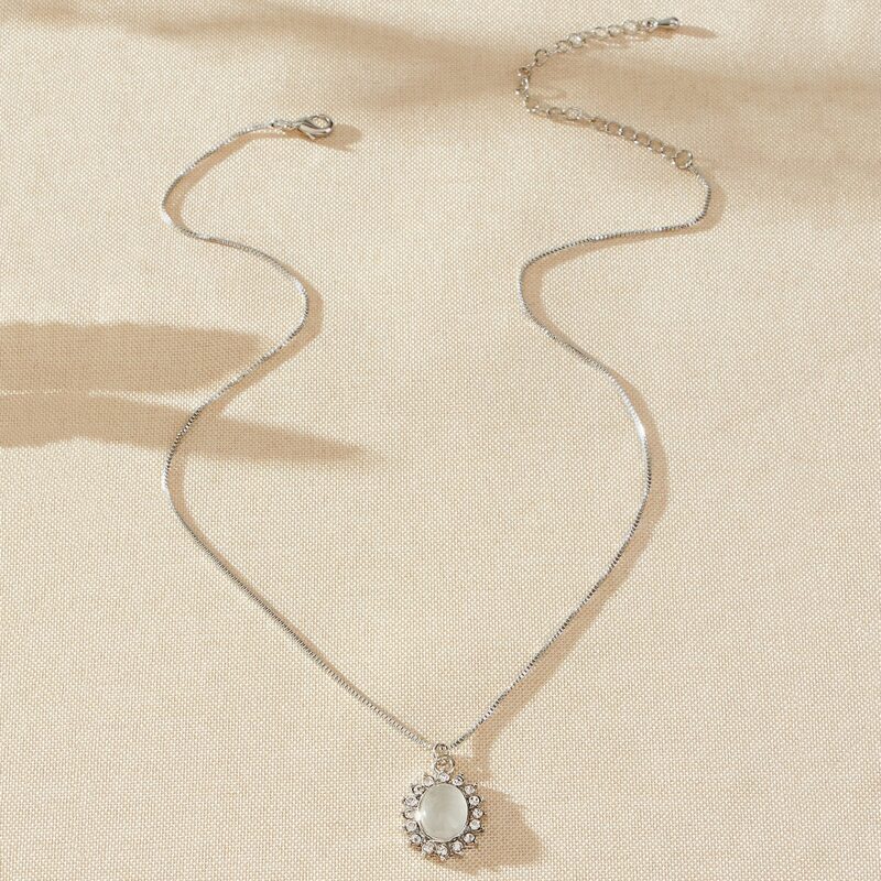

Rhinestone Pendant Necklace, Silver