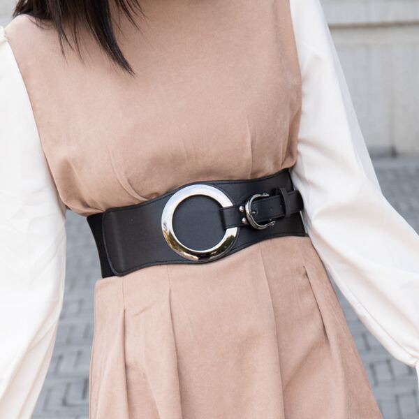 

Round Buckle Wide Belt, Black