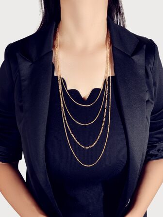 قلادة بطبقات معدني