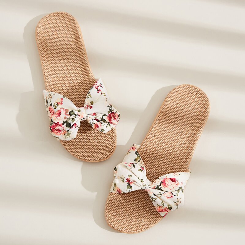 

Bow Decor Floral Graphic Slippers, White