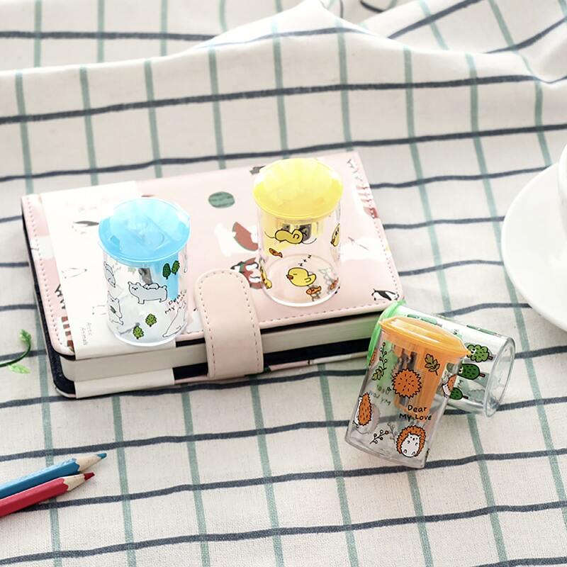 

1pc Cartoon Graphic Random Pencil Sharpener, Multicolor