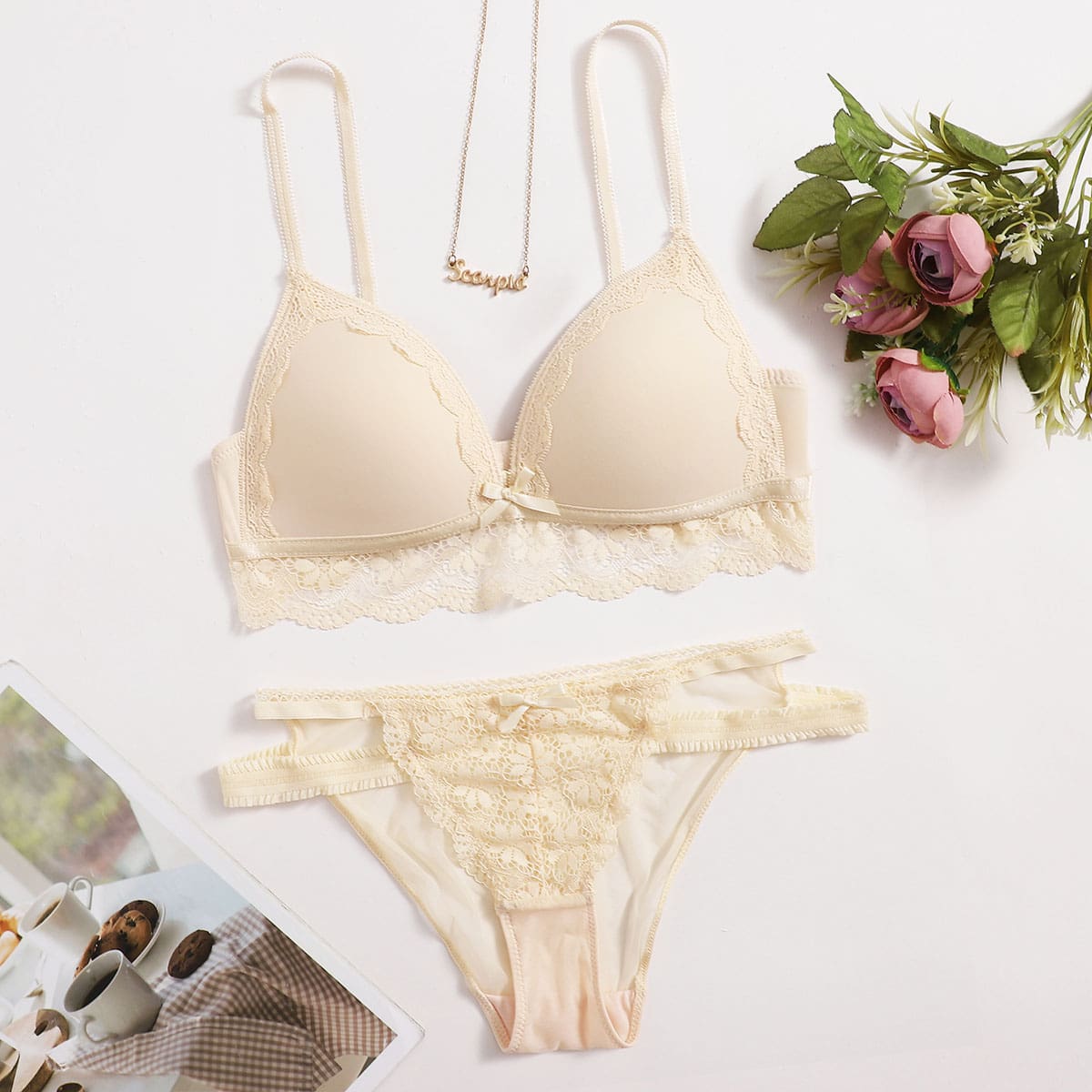 

Lace Trim Cut-out Side Lingerie Set, Apricot
