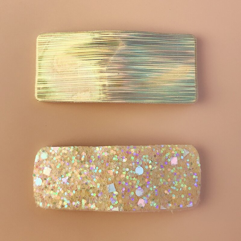 

2pcs Random Sequin Hair Clip, Multicolor