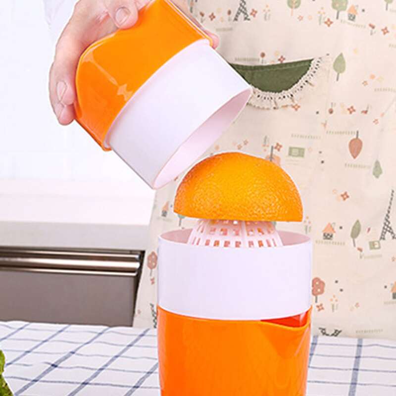 

1pc Manual Random Color Fruit Squeezer, Multicolor