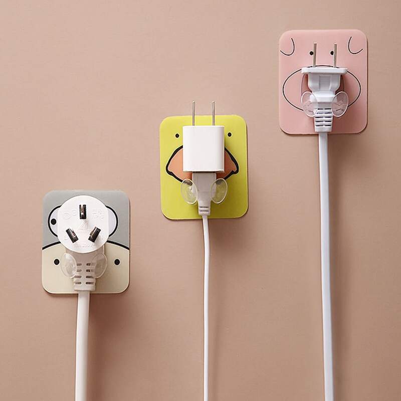 

1pc Cartoon Graphic Random Plug Hook, Multicolor