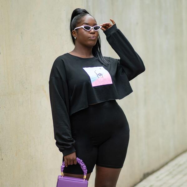 

Plus Drop Shoulder Graphic Print Crop Pullover, Black