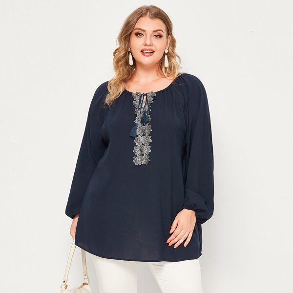 

Plus Appliques Fringe Knot Blouse, Navy blue