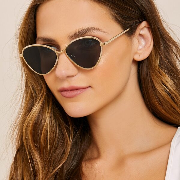 

Burnished Rim Tinted Oversized Sunglasses, Black