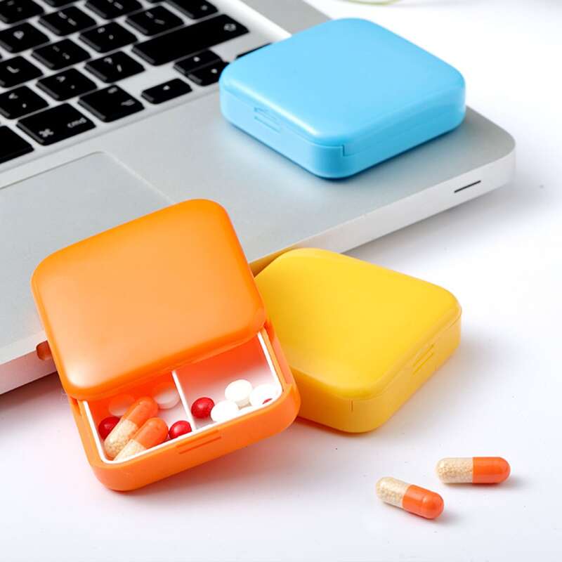 

1pc Solid Random Pill Storage Box, Multicolor