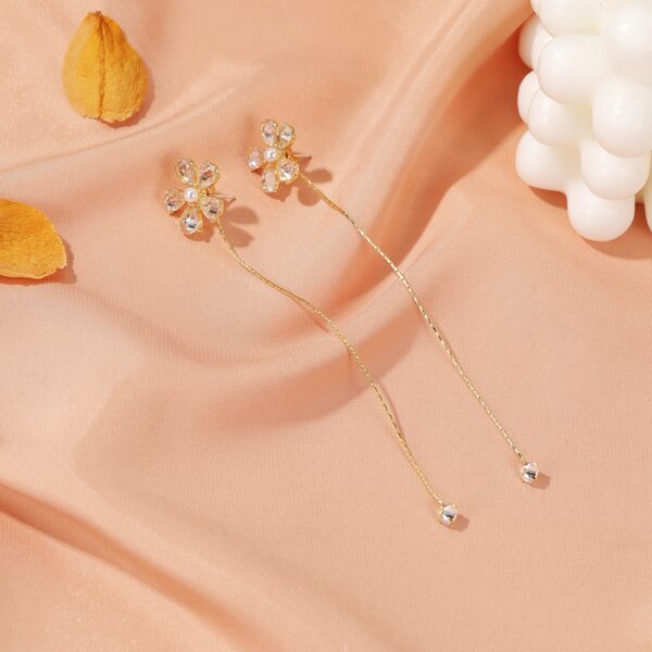 

Flower Decor Long Strip Drop Earrings, Gold