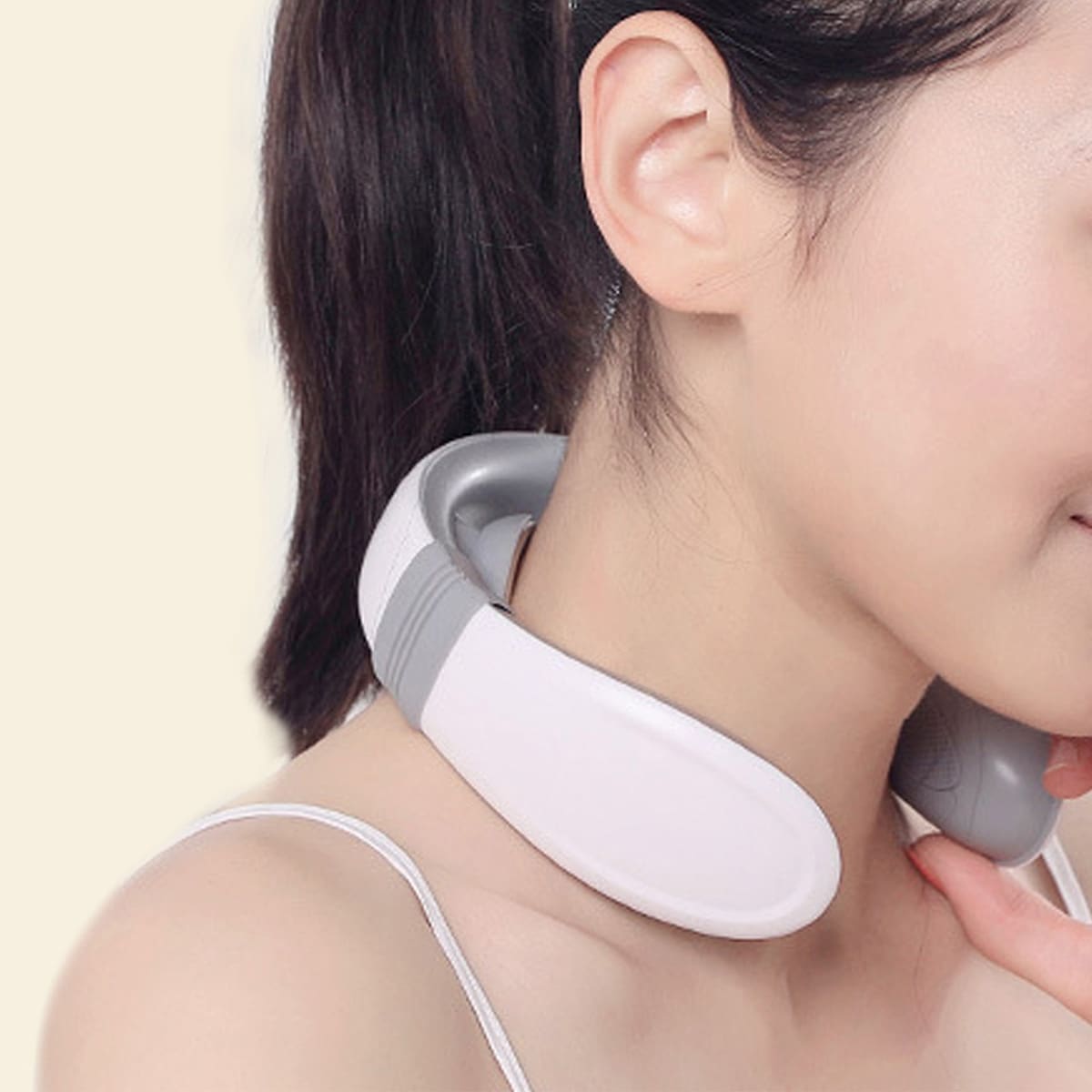 

1pc Electric Neck Massager, White