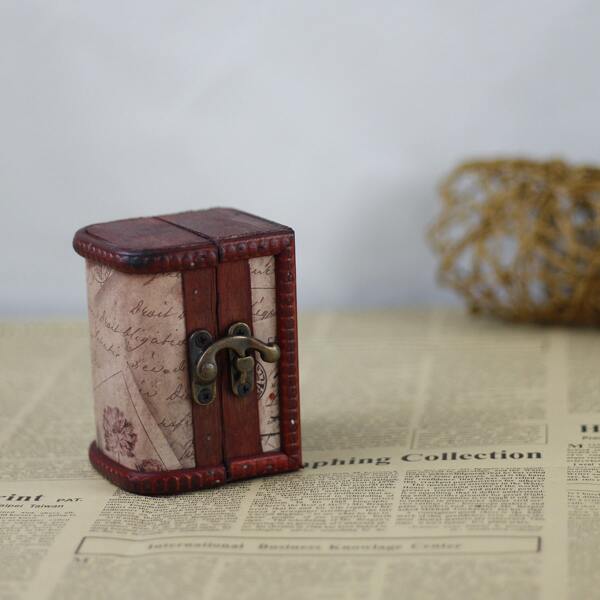 

1pc Vintage Wooden Box Decoration, Burgundy
